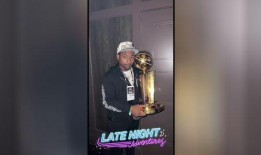 美媒爆料夺冠视频播放,夺冠瞬间视频播放量惊人，揭秘背后故事