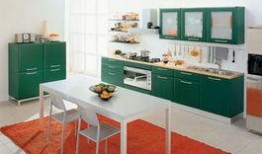 爆料餐馆厨房视频播放,餐馆后厨视频曝光，食品安全引关注